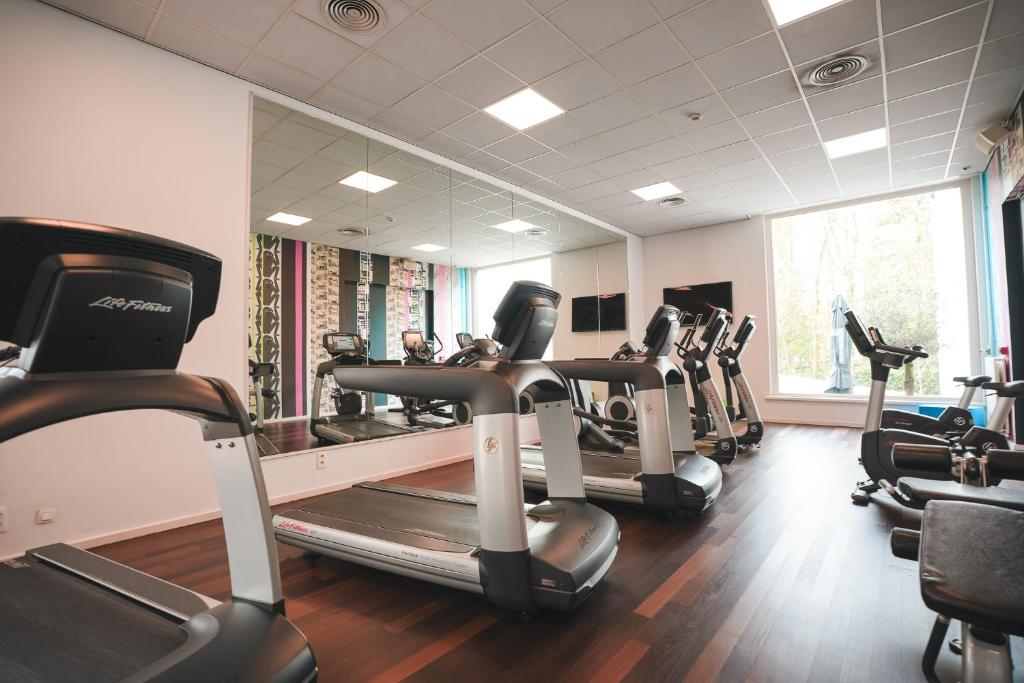 Fitness centrum a/nebo fitness zařízení v ubytování Crowne Plaza Antwerpen by IHG