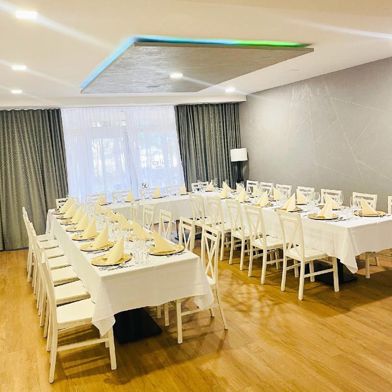 Restaurace v ubytování Hotel Slanica