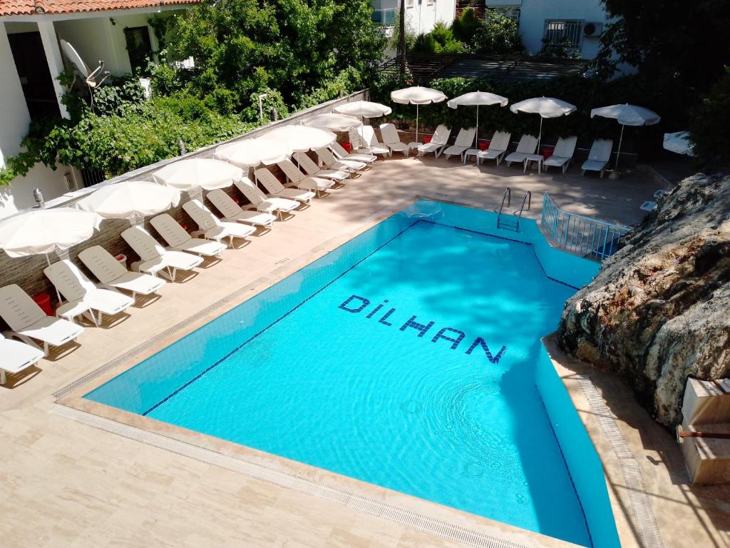 สระว่ายน้ำที่อยู่ใกล้ ๆ หรือใน Dilhan Hotel