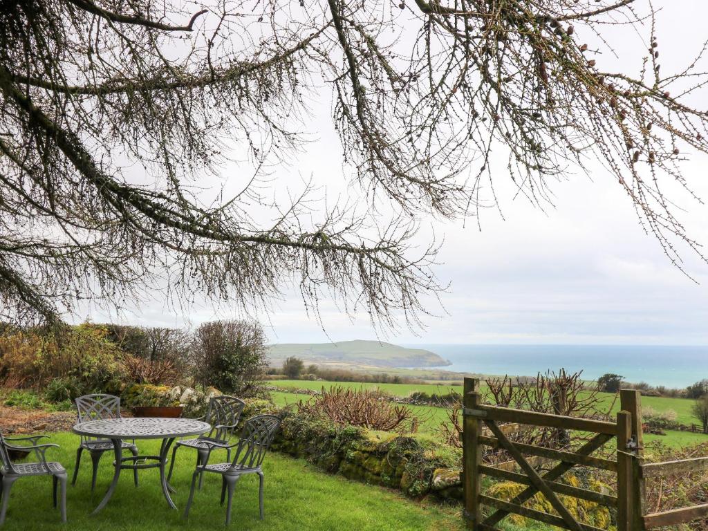 Loodusmaastik puhkemaja lähedal