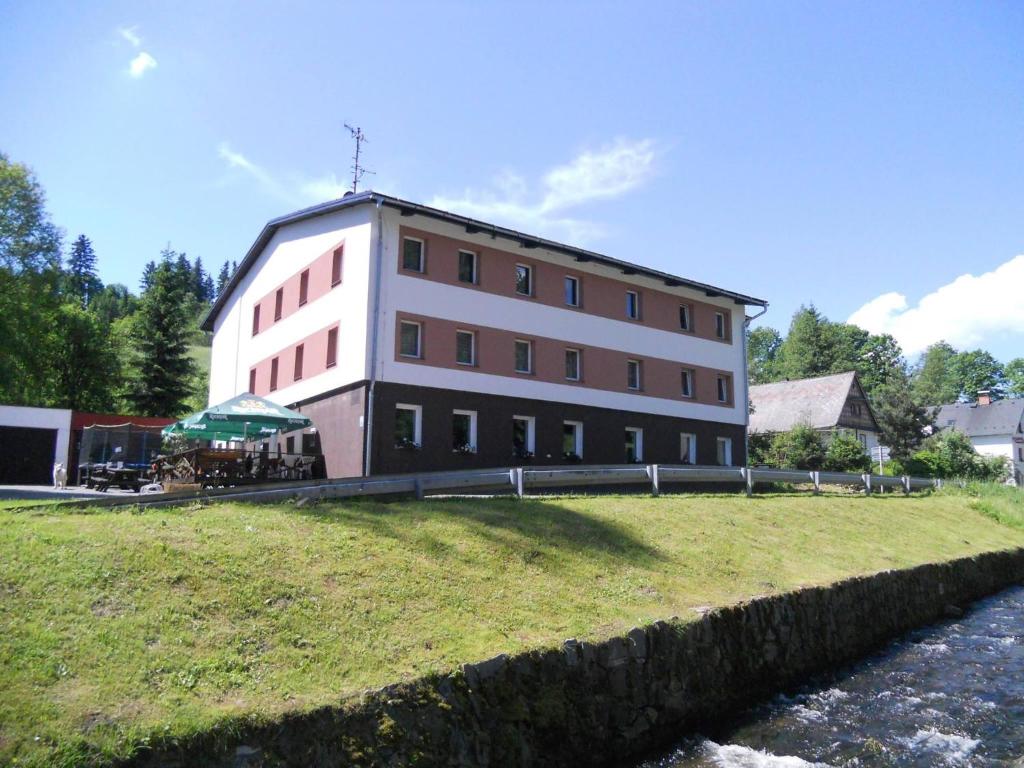 Hoone, kus hotell asub