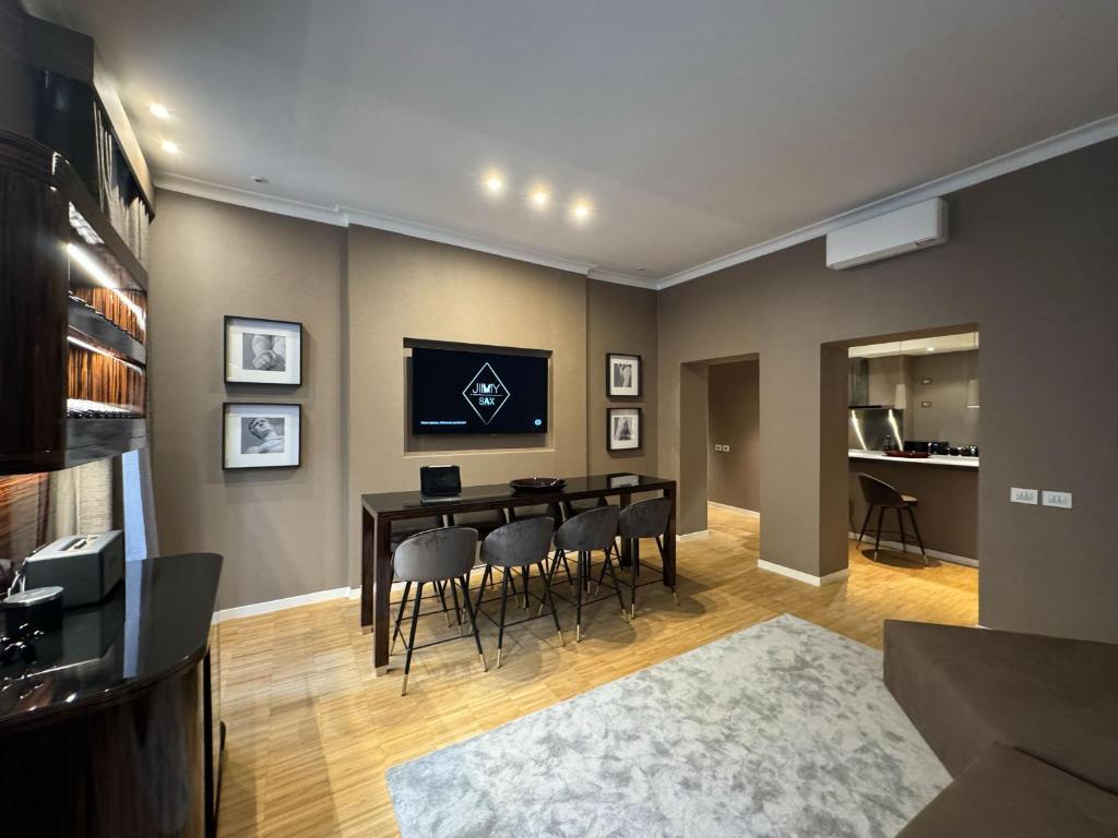 Easydomus Rome - Five-Bedroom Apartment