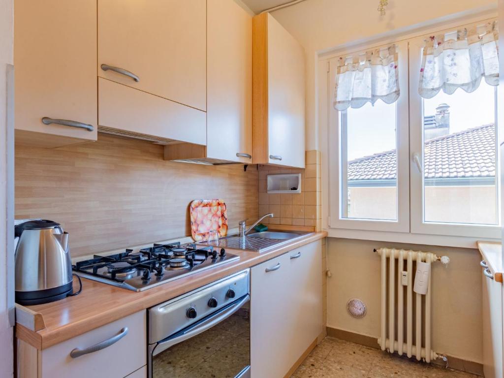 Kuchyň nebo kuchyňský kout v ubytování Apartment Giulia by Interhome