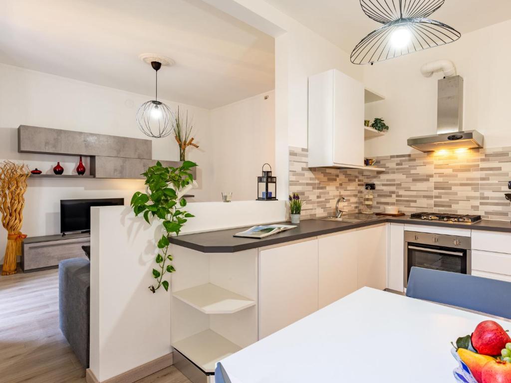Kuchyň nebo kuchyňský kout v ubytování Apartment Antonio by Interhome
