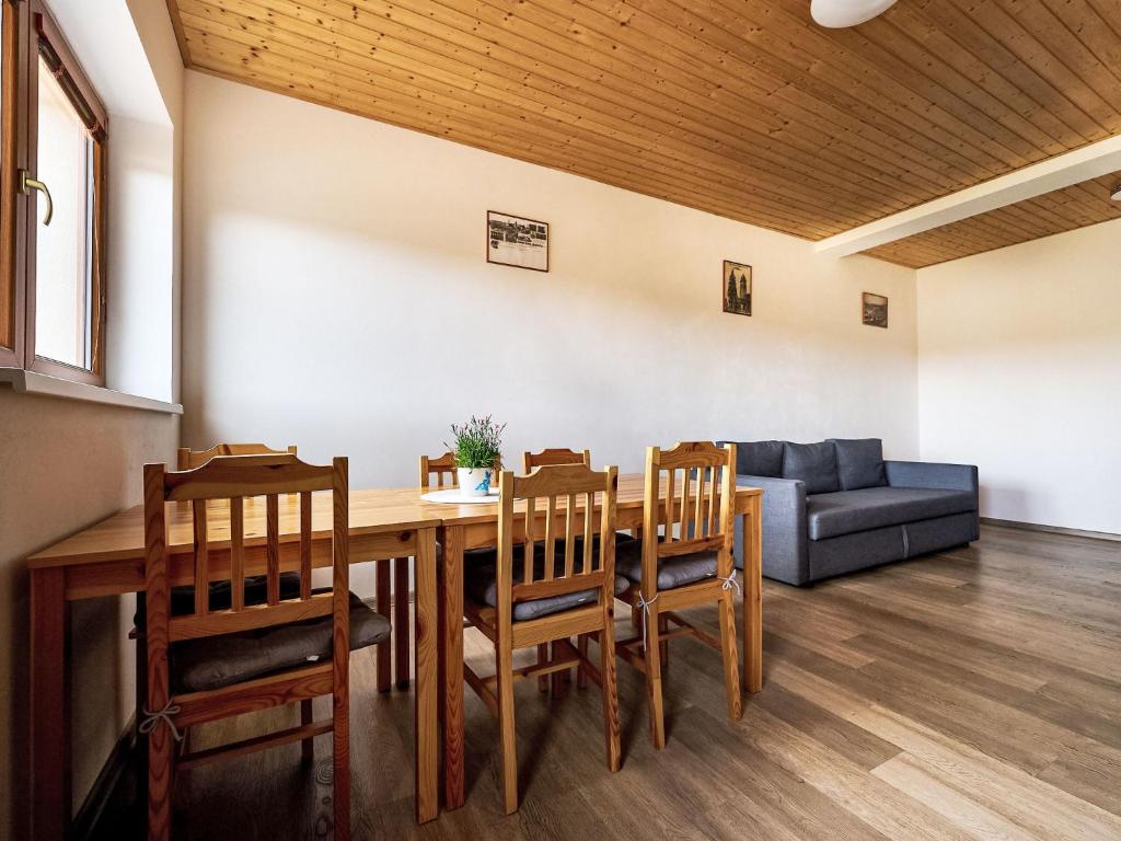 Posezení v ubytování Apartment Pod Černou Studnicí-3 by Interhome