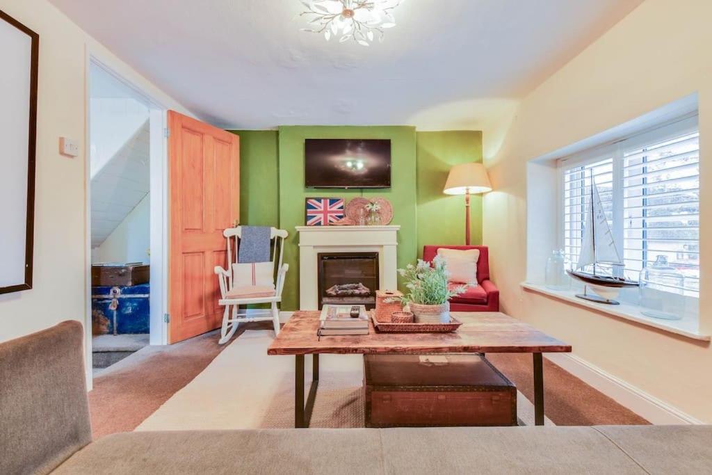 NEW Amethyst Cottage Cosy Cotswolds 2 Bed, South Cerney (updated