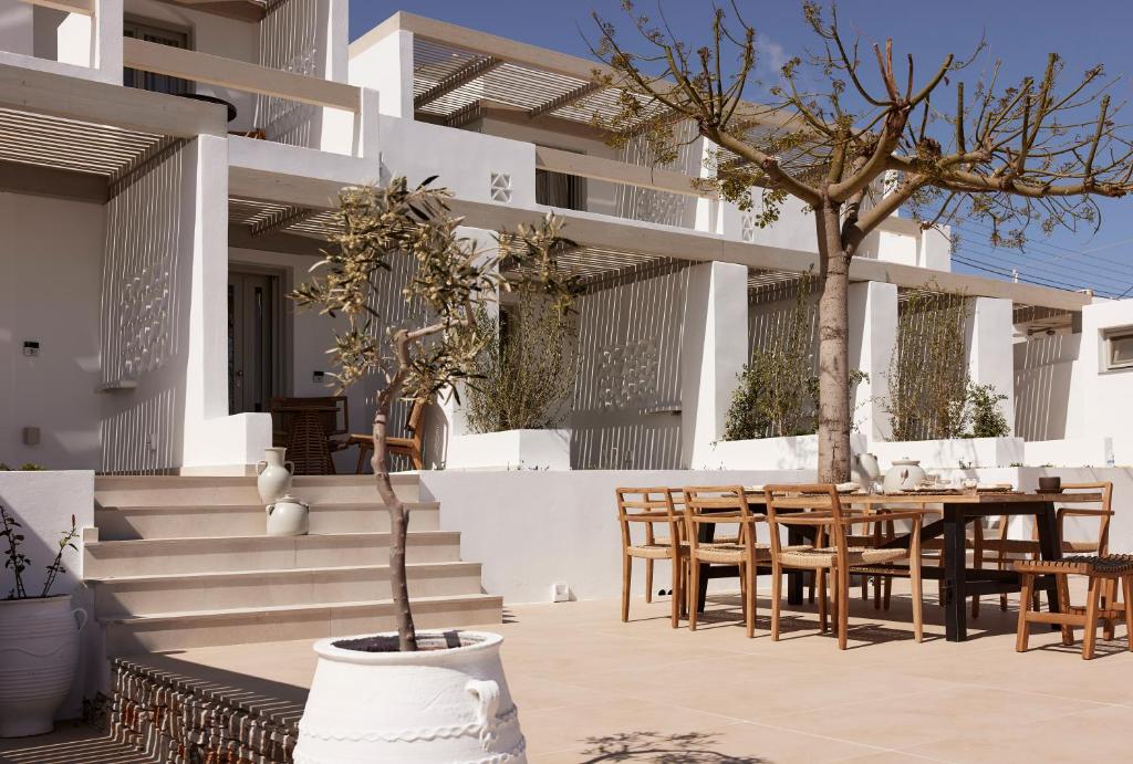 Balkón nebo terasa v ubytování Enalion Suites Sifnos