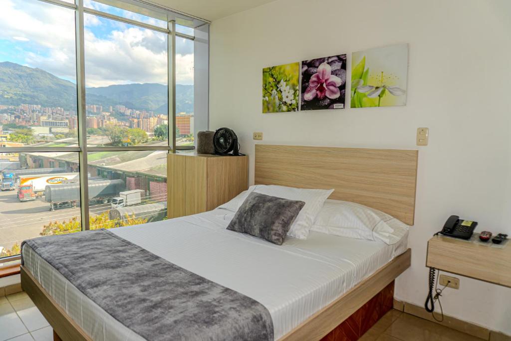 Nespecifikovaný výhled na hory nebo výhled na hory při pohledu z hotelu