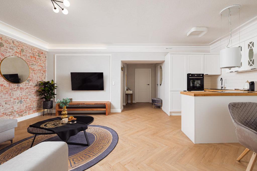 Prestige Apartments 5 - 11