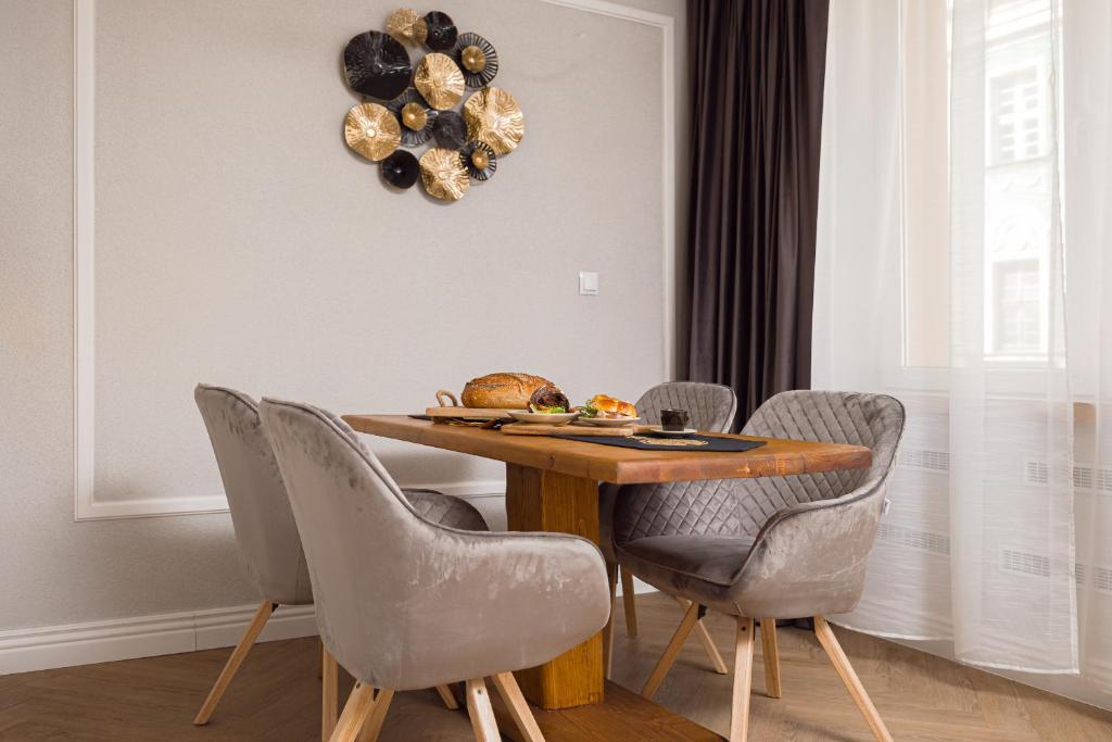 Prestige Apartments 5 - 13