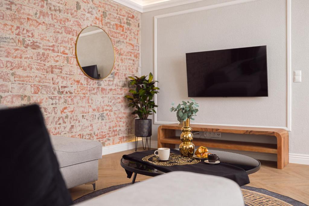 Prestige Apartments 5 - 16