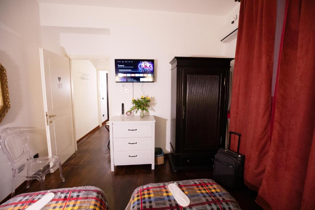 Like Romeo Suites - 13