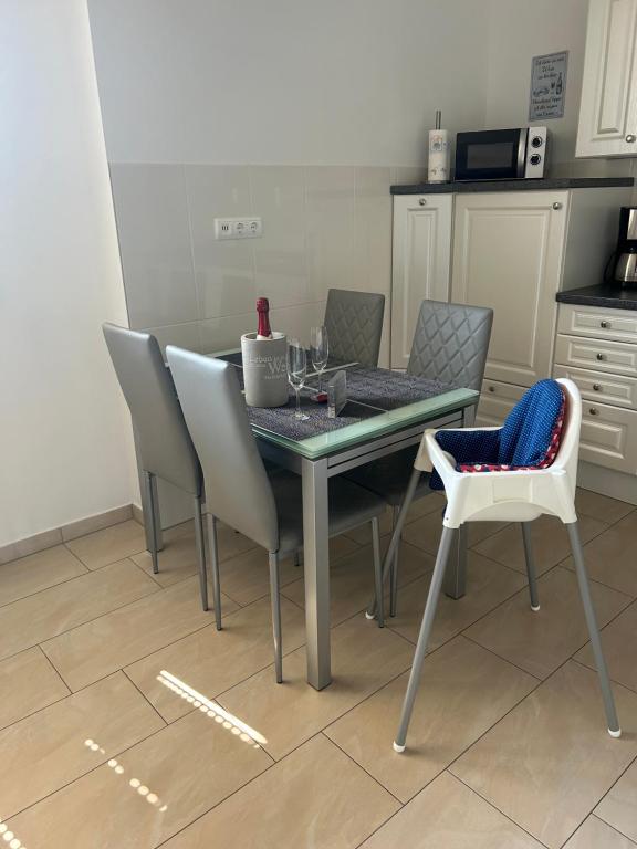 Kuchyň nebo kuchyňský kout v ubytování Haus Meeresbrise