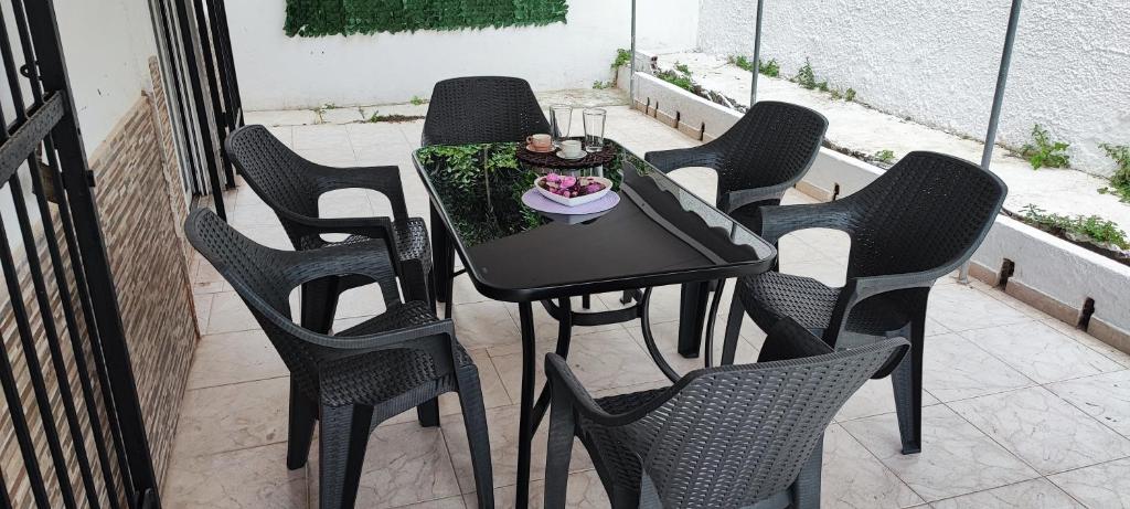 Restaurace v ubytování Makis Apartments Flogita