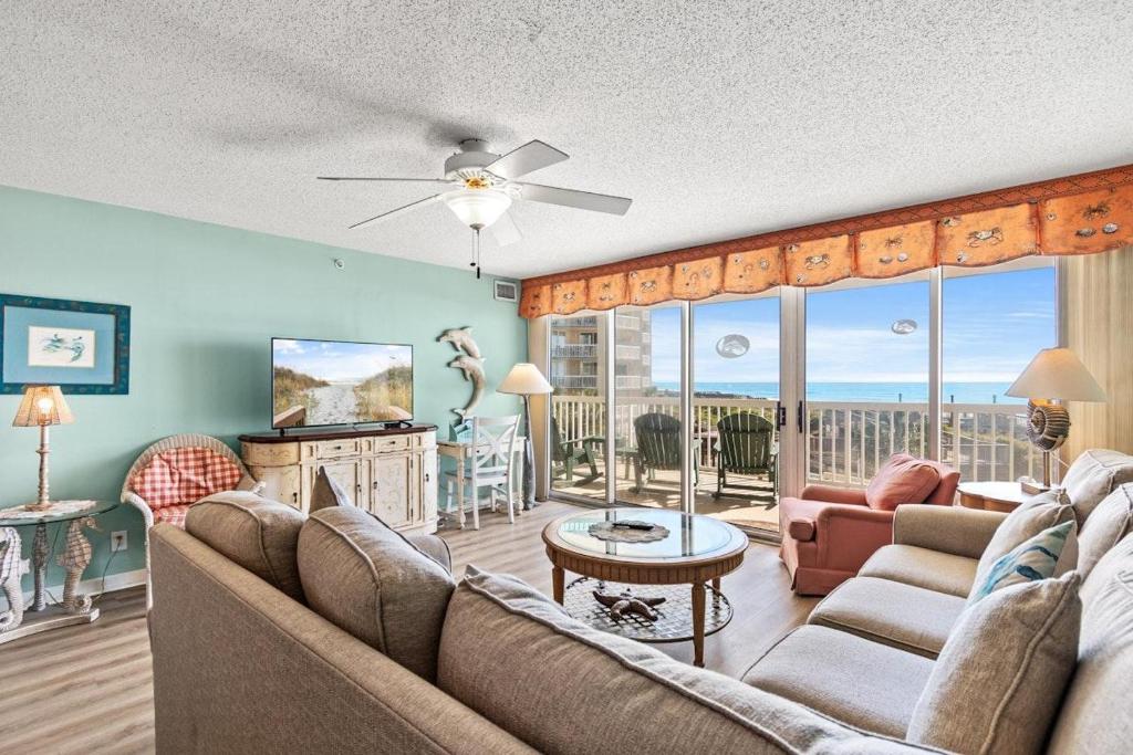 Beach Bliss Retreat at Litchfield By the Sea電視和／或娛樂中心