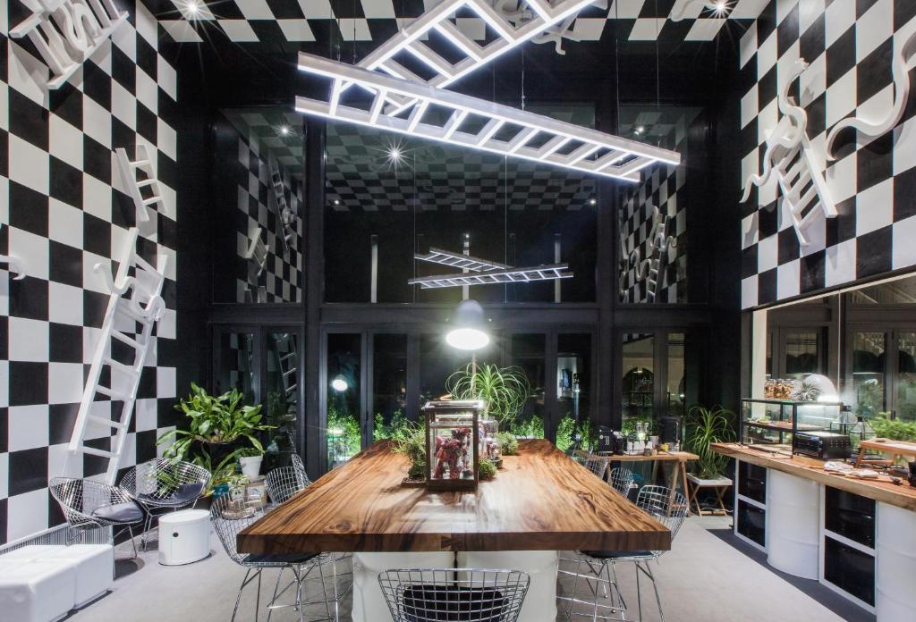 Blu Monkey Hub and Hotel Phuket Town- Free All Day Coworking space - Resim 30