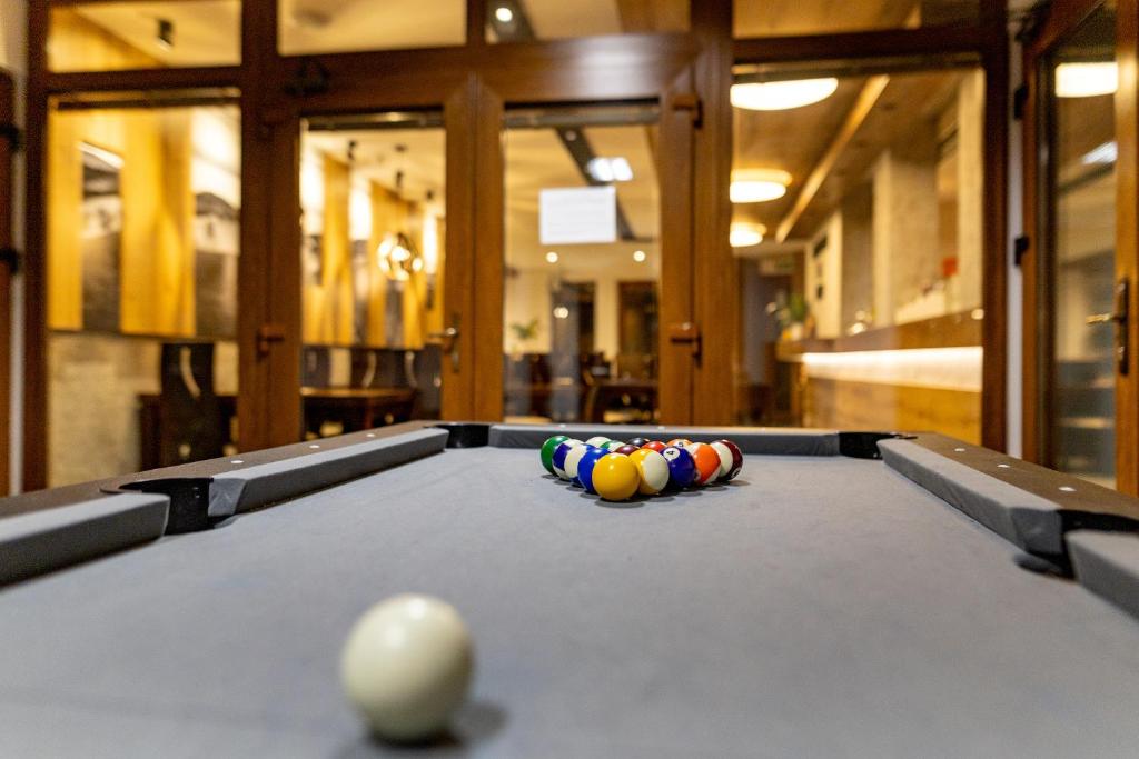 Biliár nebo kulečník v ubytování Apartmánový dom Fatrapark 1 s Wellness - Hlavná recepcia