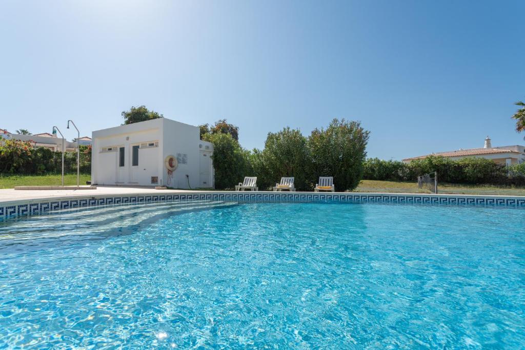Image showcasing BnB Homes Large fully equipped Apartment with 2 bedrooms, swimming pool ...