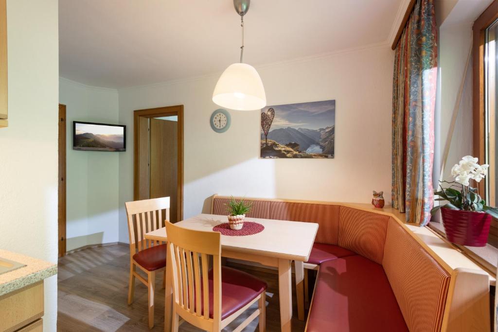 TV a/nebo společenská místnost v ubytování Ferienhaus Am Steindl "Steindlhof"