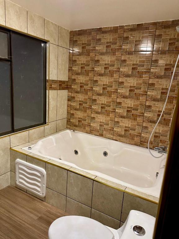 Hotel Esmeralda - Triple Room With Bath
