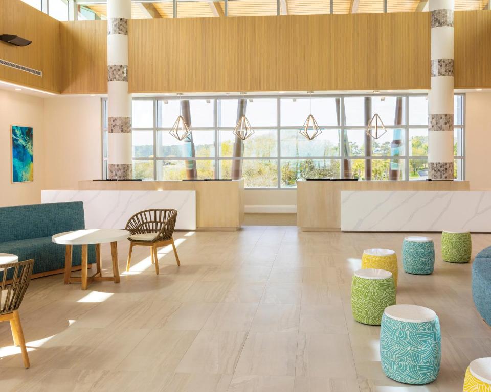 Ein Sitzbereich in der Unterkunft Holiday Inn Club Vacations Myrtle Beach Oceanfront