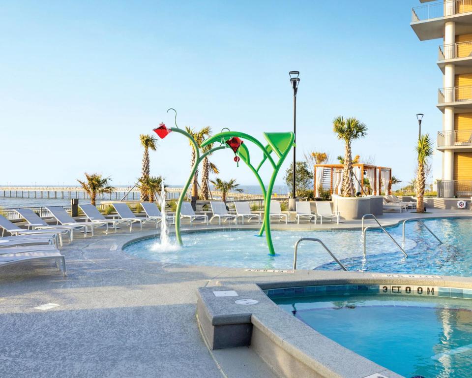 Der Swimmingpool an oder in der Nähe von Holiday Inn Club Vacations Myrtle Beach Oceanfront