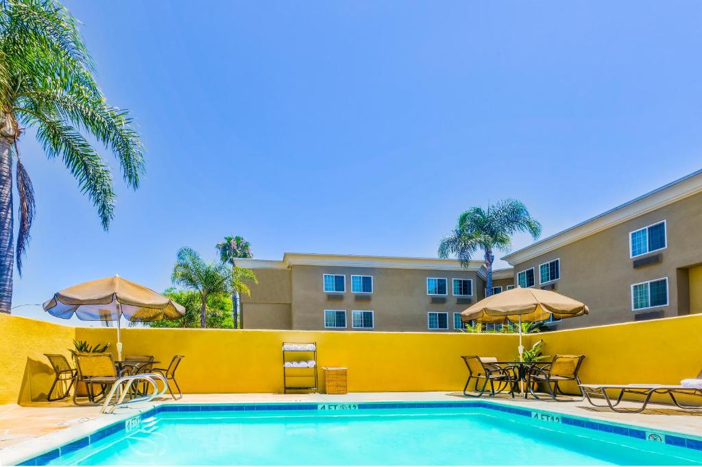 GreenTree Inn San Diego Mission Bay photo