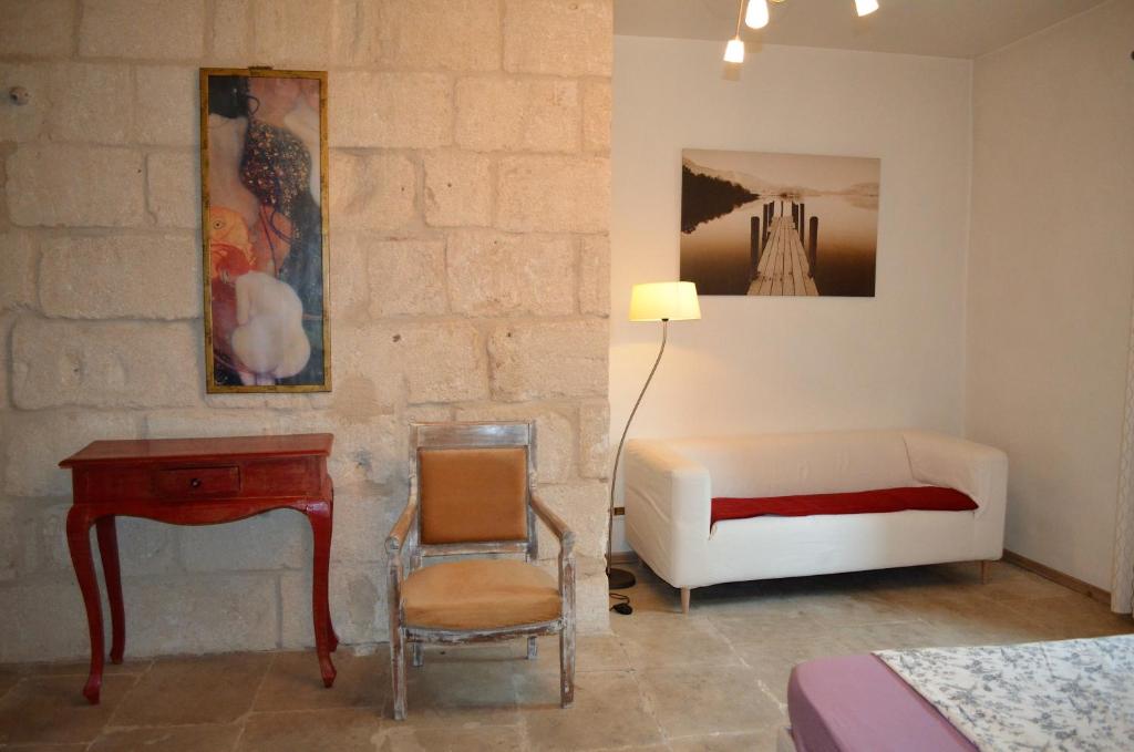 Photo de la galerie de l'établissement chambre d hote spacieuse avec cour junas gard, à Junas