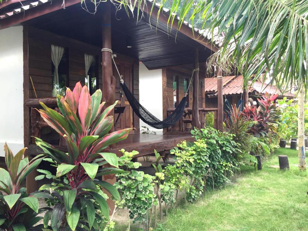 V-View Beach Resort Room