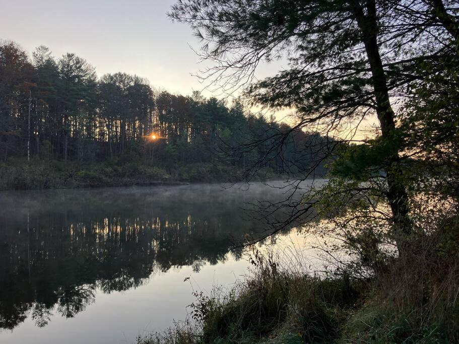 Holiday home Quant Waterfront Home in Quiet Lake Community, Penn Yan