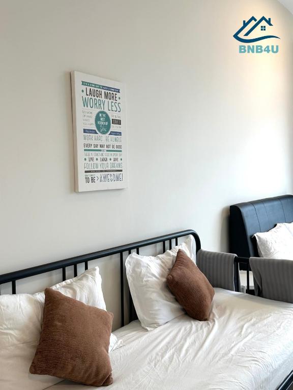 Postel nebo postele na pokoji v ubytování Beacon Executive Suites - By IZ