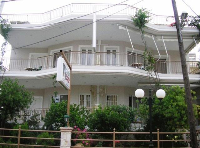 Balkón nebo terasa v ubytování Lerna Rooms