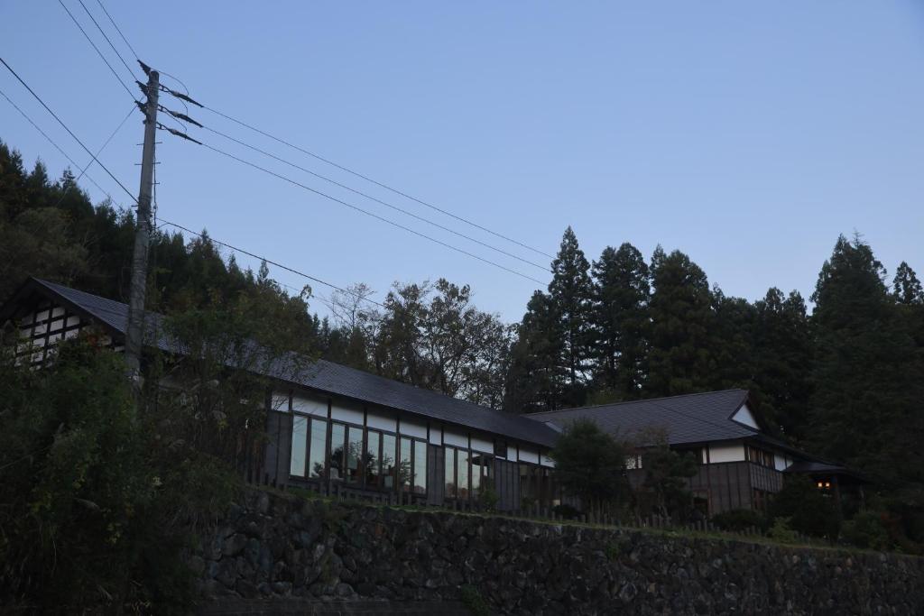 Budova, kde se ryokan nachází