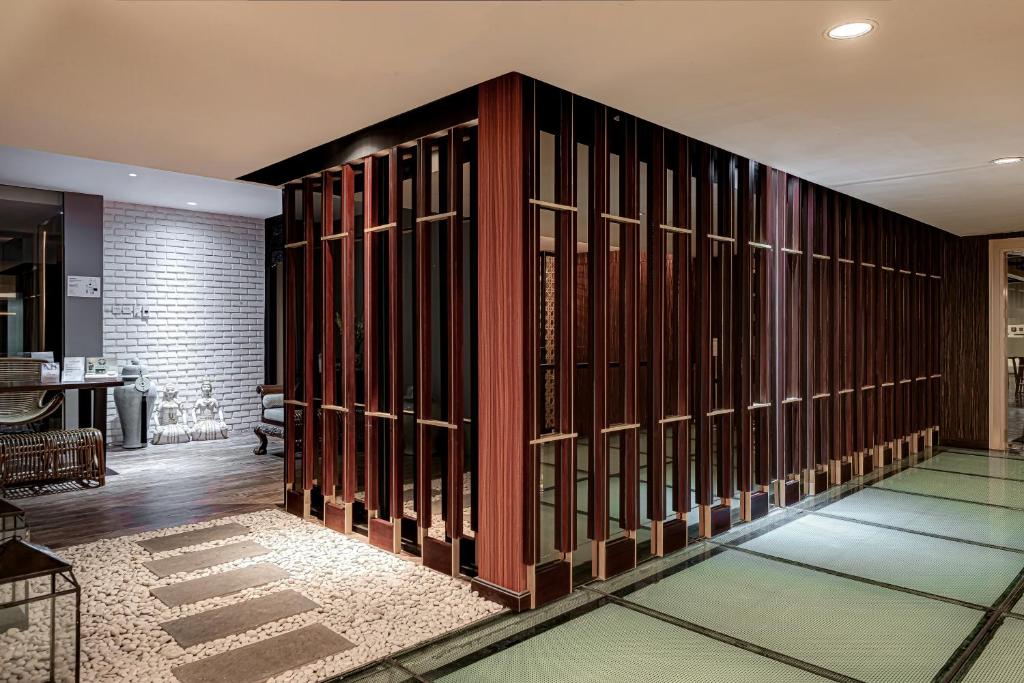 Posezení v ubytování Whiz Luxe Hotel Spazio Surabaya