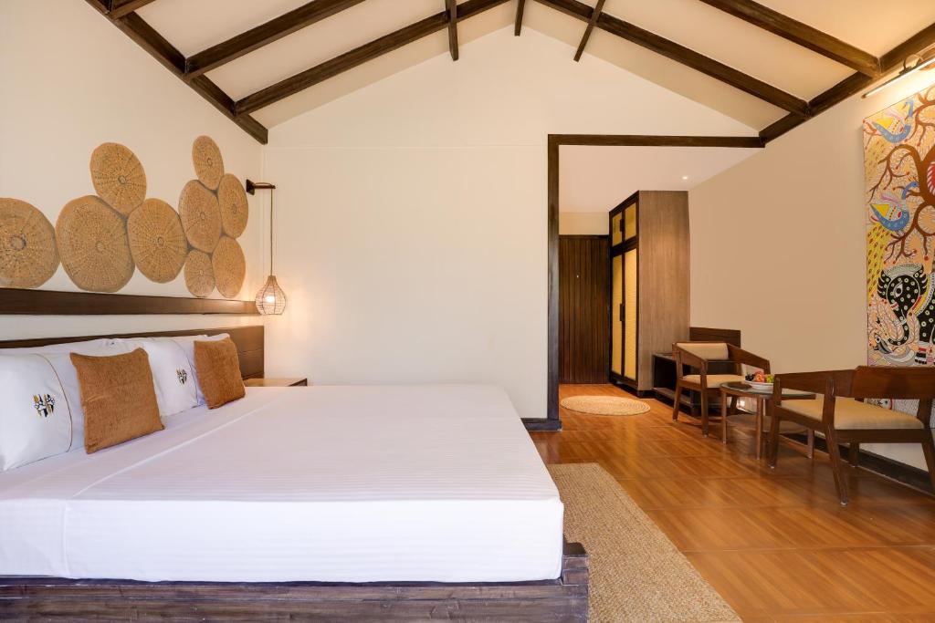 Tigerland Safari - A Lemon Tree Resort, Chitwan, Nepal - Deluxe King Room