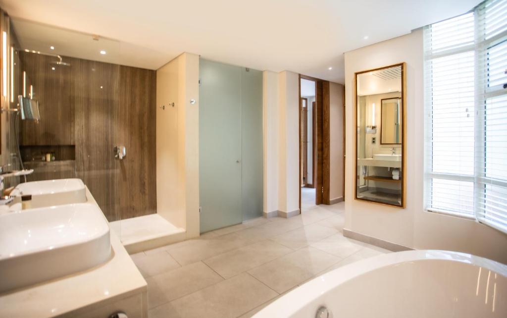 Paradis Beachcomber Golf Resort & Spa - 11