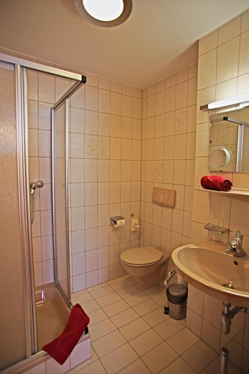 Koupelna v ubytování Pension Walserheim