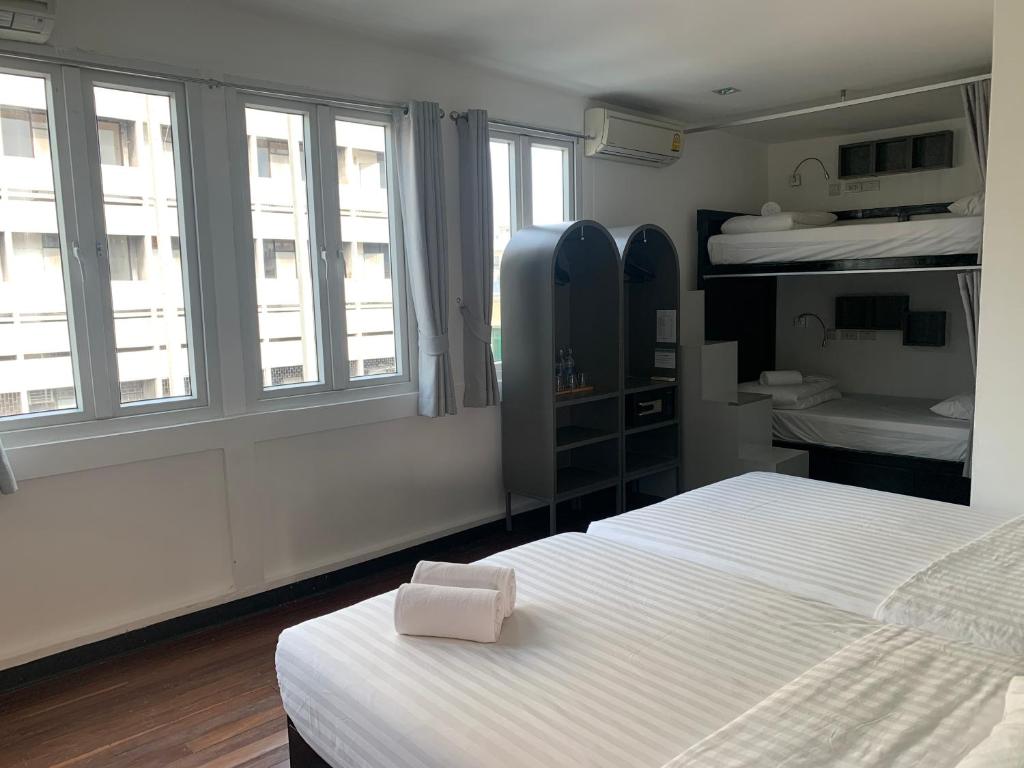Cacha Bed - Deluxe Triple Room