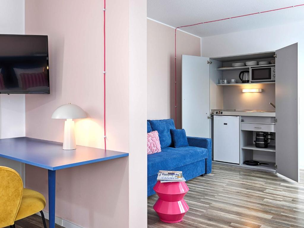 Kuchyň nebo kuchyňský kout v ubytování Max Aparthotel in Fürth