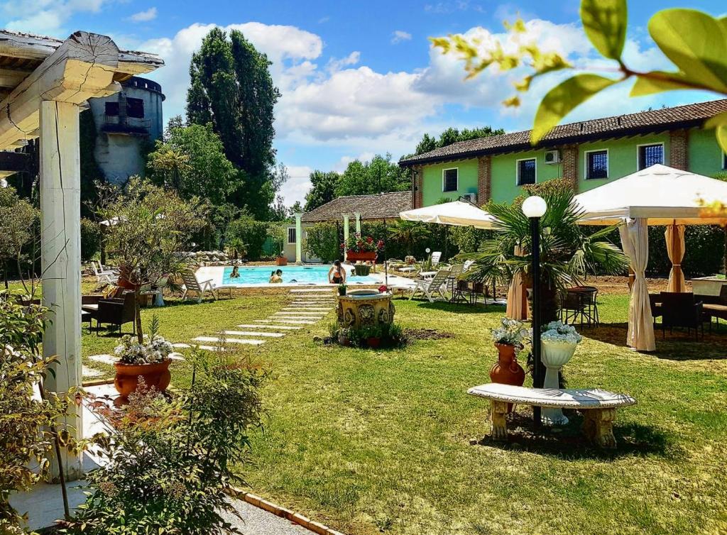 Bazén v ubytování Studio with shared pool balcony and wifi at Gragnano nebo v jeho okolí