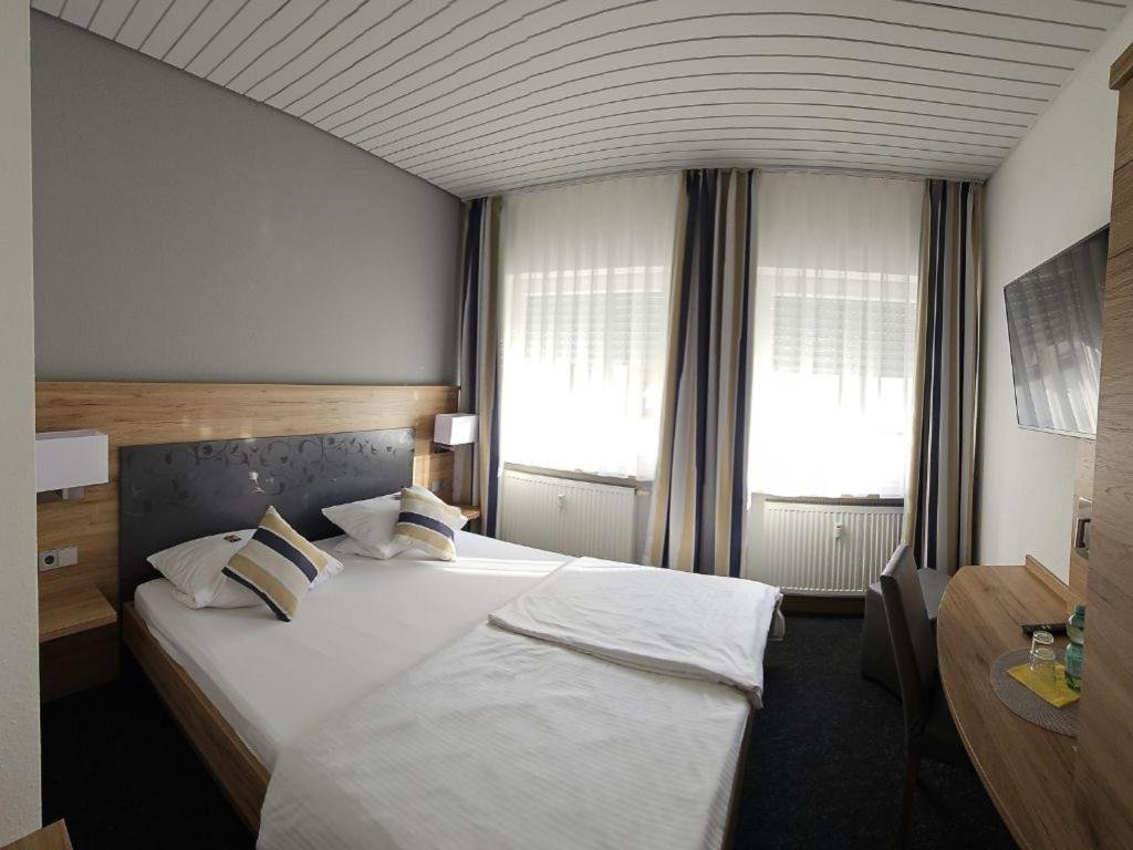 Hotel Hirsch Günzburg - 8