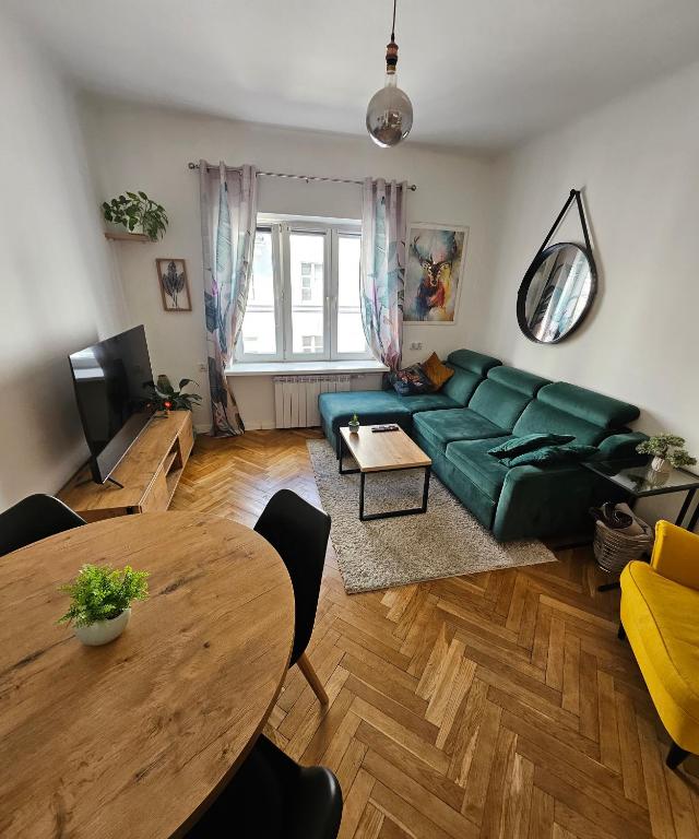 Juliana Smulikowskiego 2 - 1