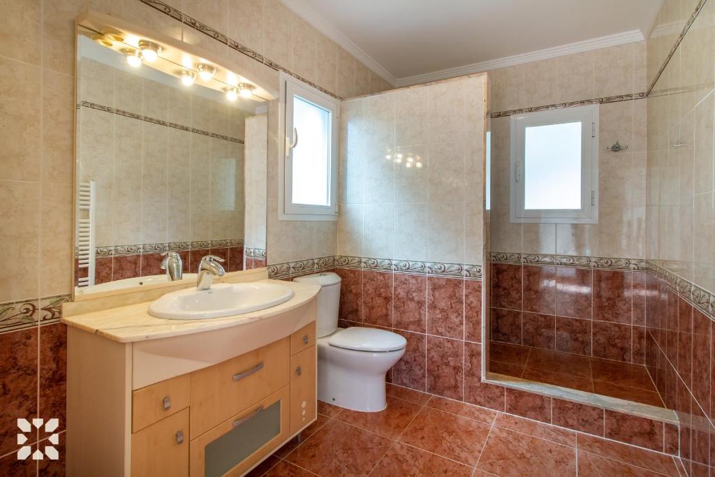 Kúpeľňa v ubytovaní Villa Treveris by Abahana Villas