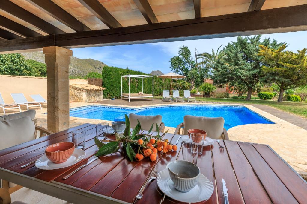 Bazén v ubytování Villa Benvingut by Sealand Villas nebo v jeho okolí