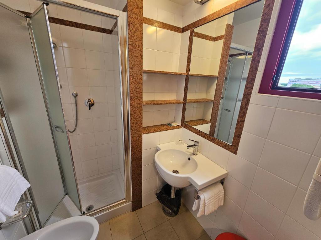 Łazienka w obiekcie Hotel Fiorella