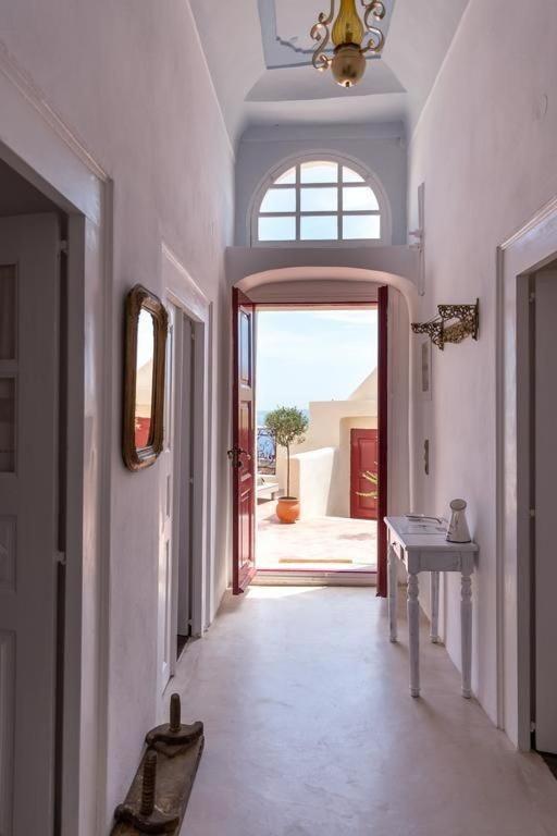 Fotografie z fotogalerie ubytování Beautiful Oia Villa Spectacular Sea Views Sunset Caldera Views Aegean Serenity Villa v destinaci Oia