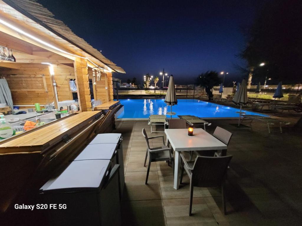 Piscina di Sunset Village o nelle vicinanze