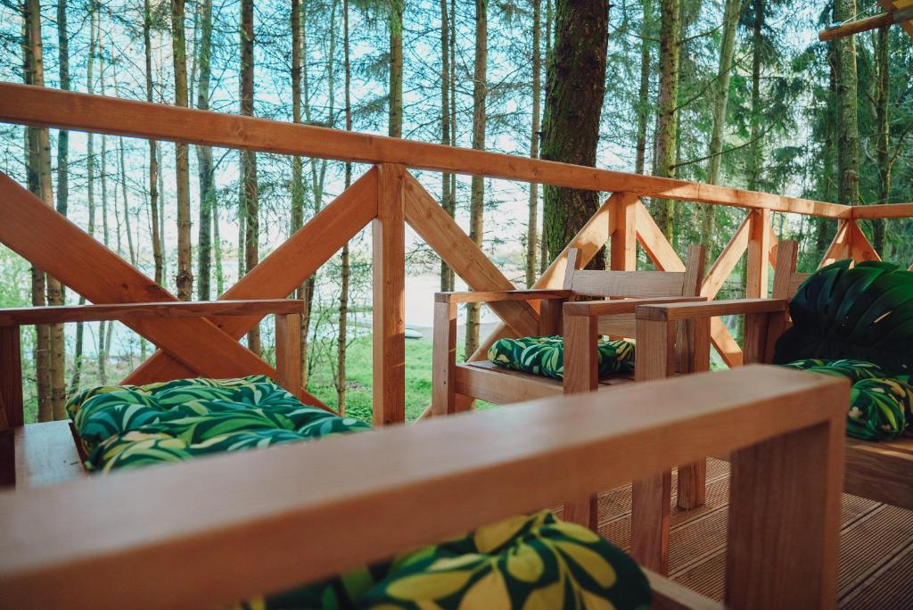 Balkón nebo terasa v ubytování Glamping Mazury - Przystań Jeziorany