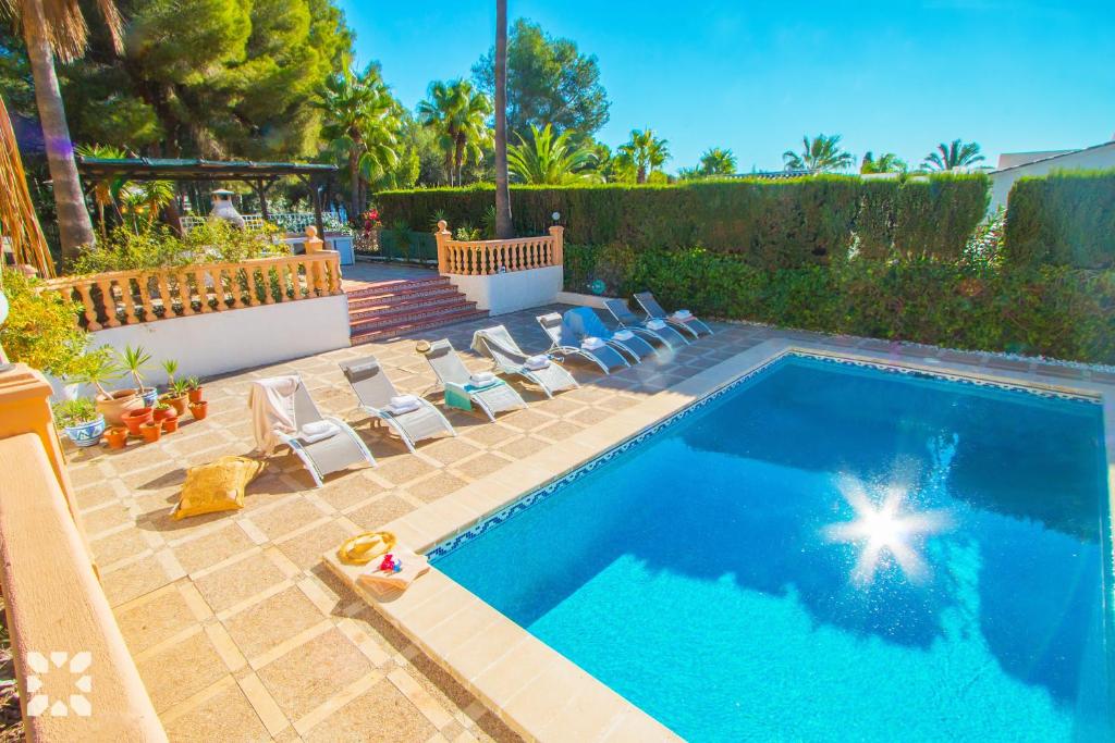 Bazén v ubytování Villa Talaris by Abahana Villas nebo v jeho okolí