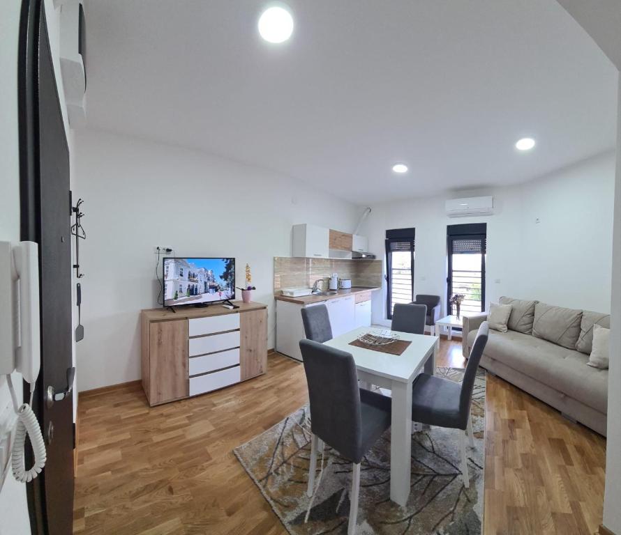 Apartmani Central 11 & Free parking 5